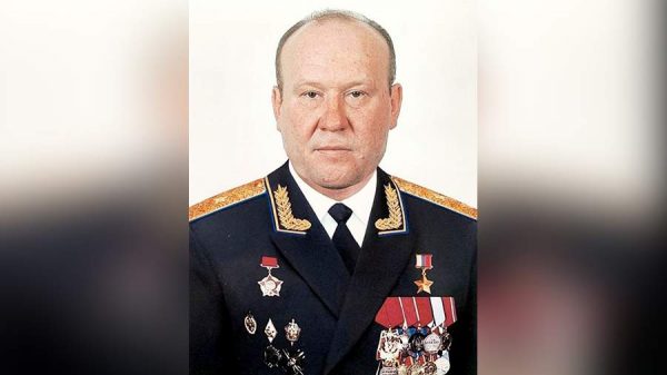 Умер Герой России генерал-майор Валерий Канакин